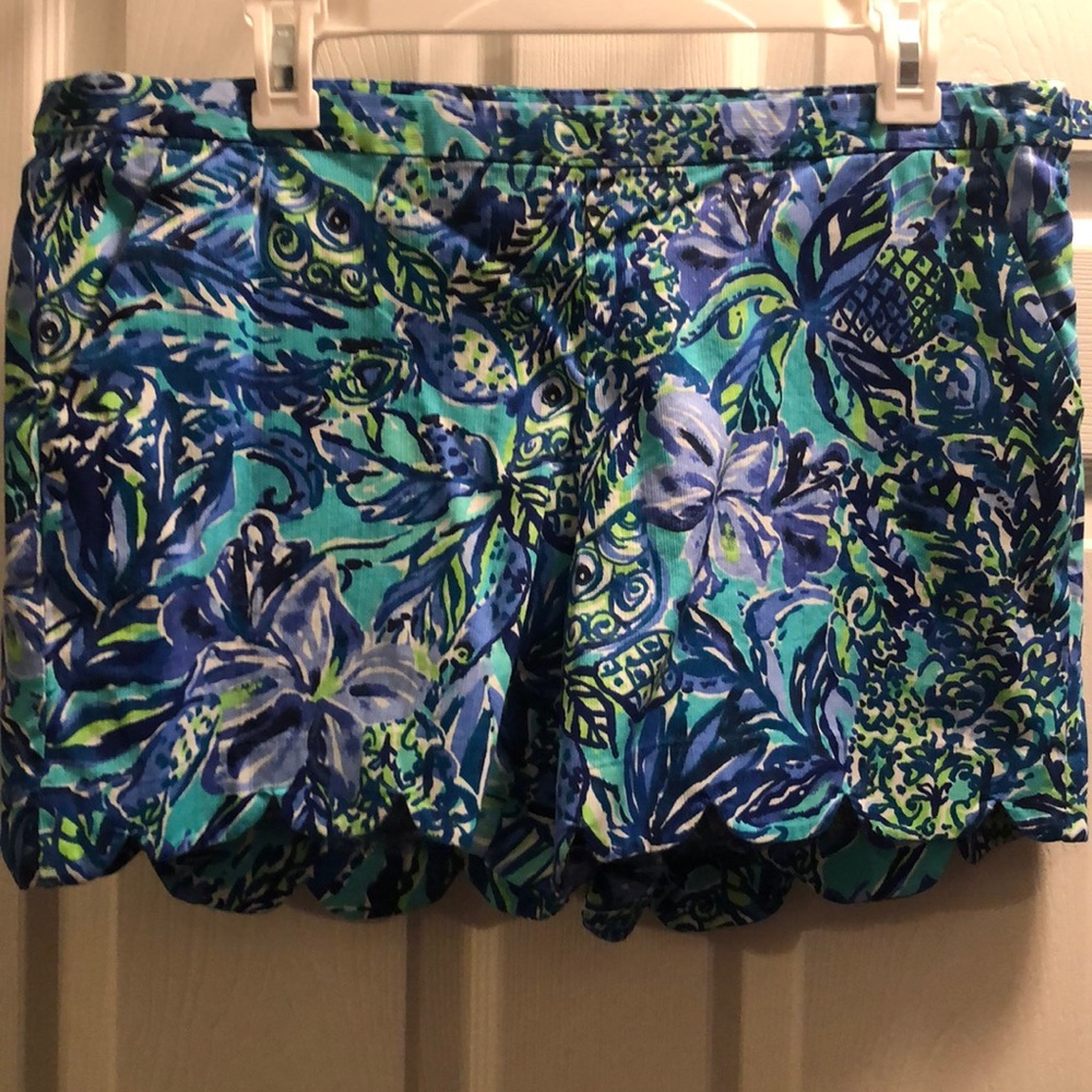 5” Magnolia Scallop Hem Short